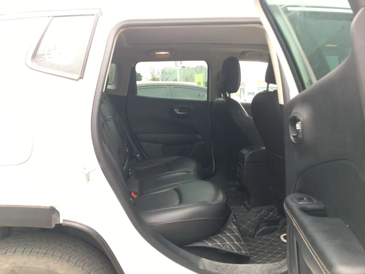 Jeep 指南者  2019款 200T 自动家享四驱-互联大屏版图片
