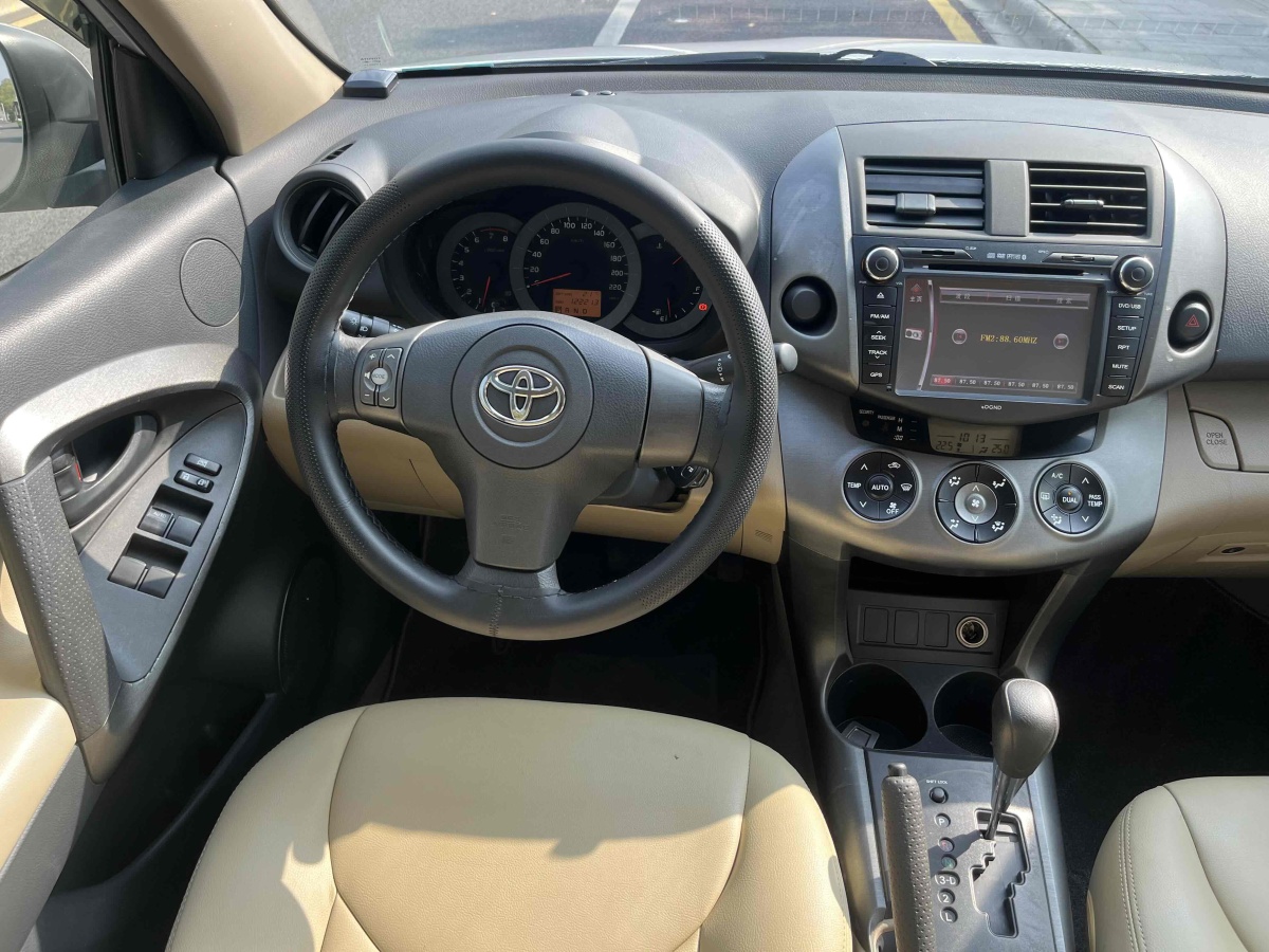 2012年5月豐田 RAV4  2019款 榮放 2.0L CVT兩驅(qū)先鋒版