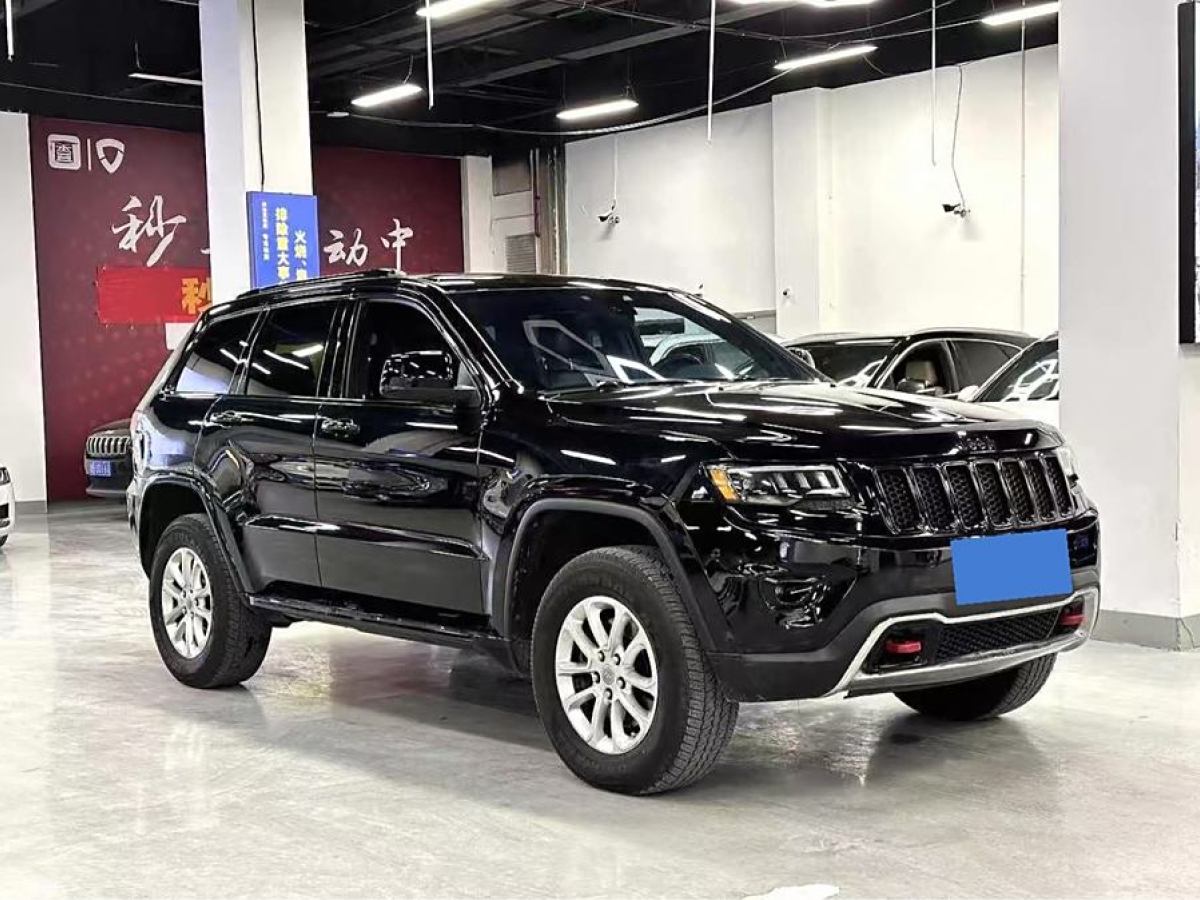 Jeep 大切諾基  2015款 3.0TD 柴油 精英導(dǎo)航版圖片