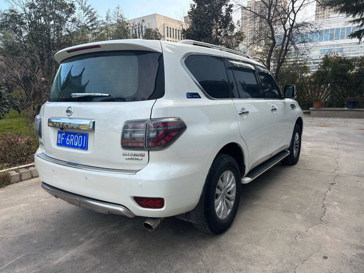 日產(chǎn) 途樂  2018款 4.0L 領(lǐng)英型圖片