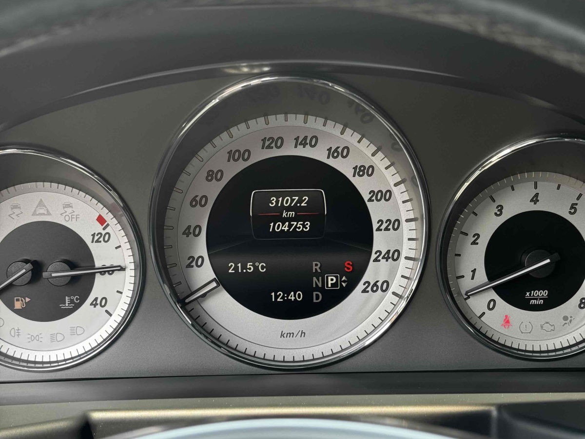 奔馳 奔馳GLK級  2013款 改款 GLK 300 4MATIC 豪華型圖片