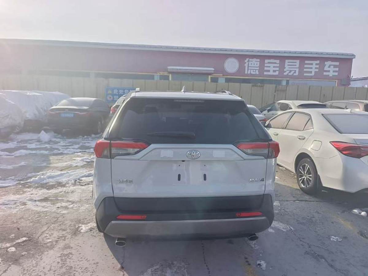 豐田 RAV4榮放  2020款 2.0L CVT兩驅(qū)風(fēng)尚PLUS版圖片