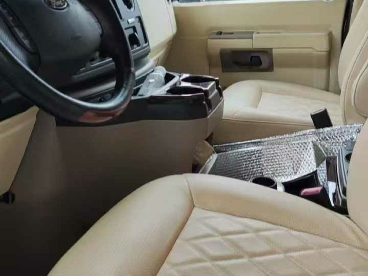 福特 E350  2011款 5.4L 鉑金版圖片