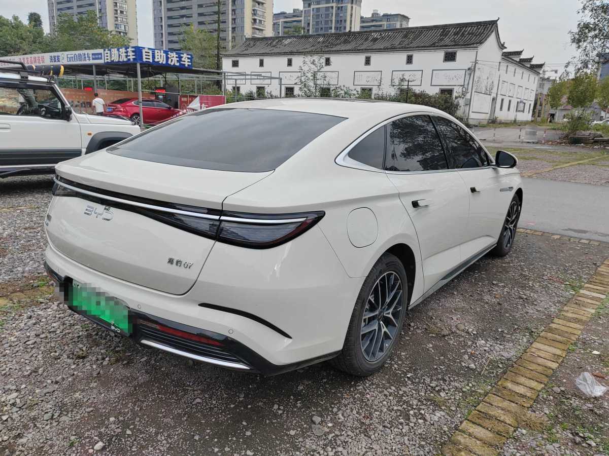 比亞迪 海豹  2023款 DM-i 1.5L 121km 尊貴型圖片