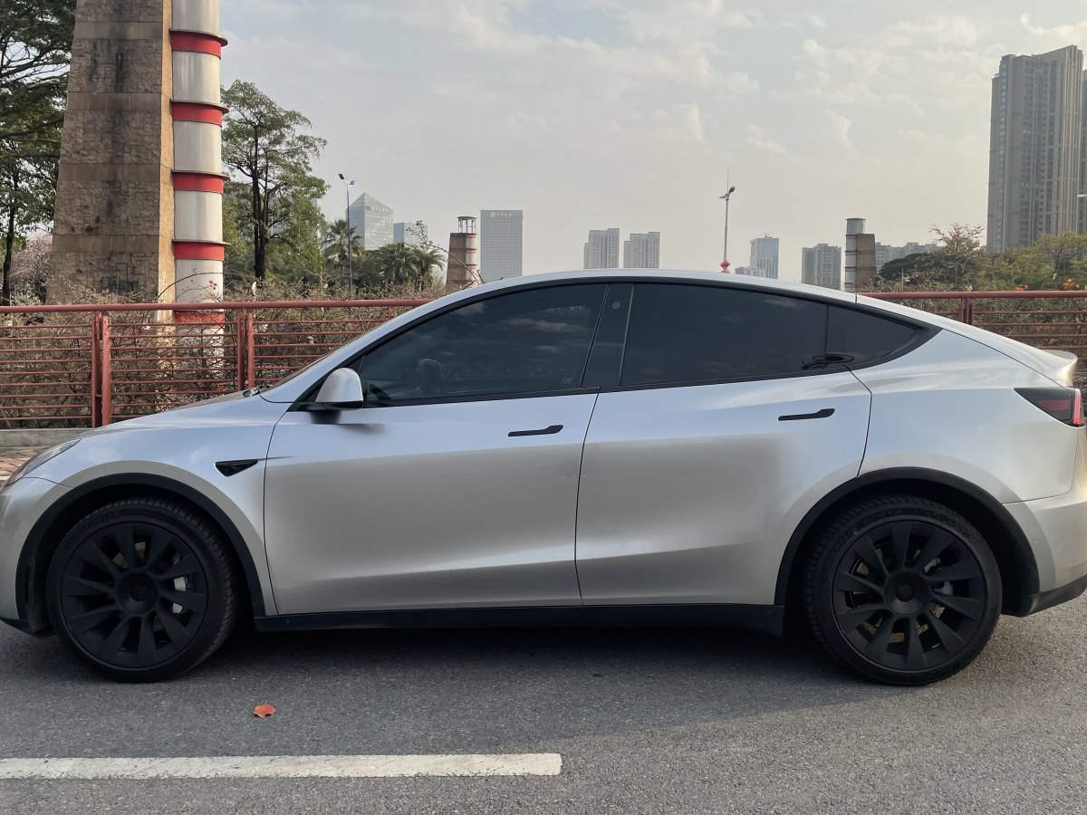 特斯拉 Model 3  2023款 長(zhǎng)續(xù)航煥新版 雙電機(jī)全輪驅(qū)動(dòng)圖片