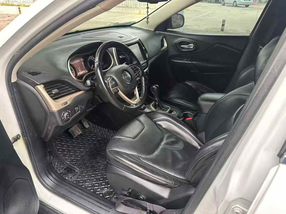 Jeep 自由光  2015款 2.4L 精英版圖片