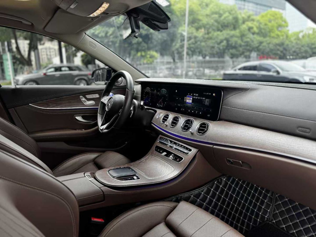 奔馳 奔馳E級(jí)  2022款 E 300 L 豪華型圖片