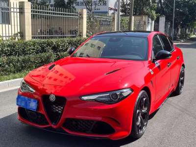 2022年8月 阿爾法·羅密歐 Giulia 2.9T 四葉草版圖片