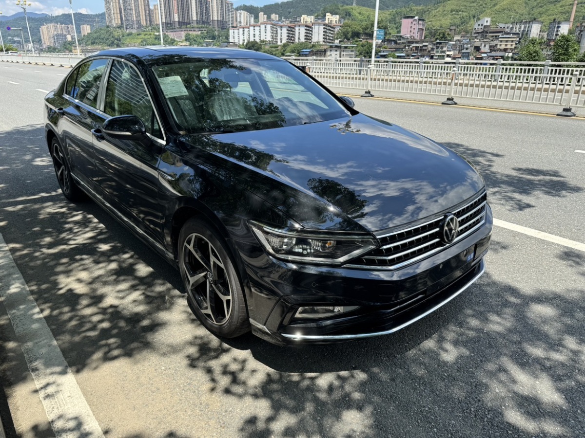 大眾 邁騰  2023款 200萬輛紀(jì)念版 330TSI DSG豪華型圖片