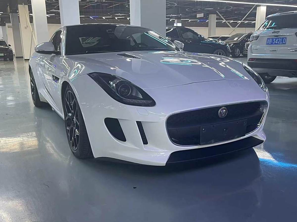 2017年1月捷豹 F-TYPE  2016款 3.0T 硬頂版