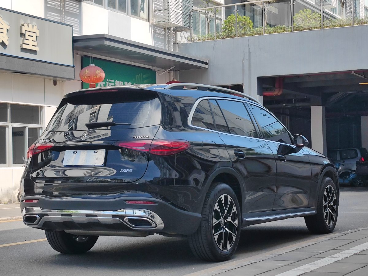 奔馳 奔馳GLC  2023款 改款 GLC 260 L 4MATIC 動感型 5座圖片