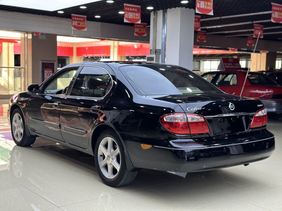 日產(chǎn) 風度  2005款 3.0圖片