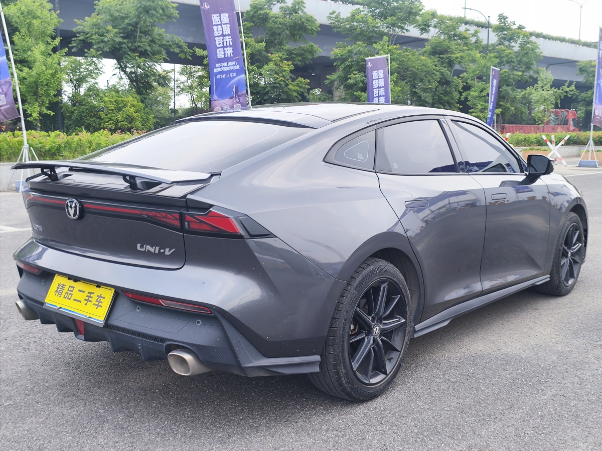 2023年8月長(zhǎng)安 長(zhǎng)安UNI-V  2022款 1.5T 運(yùn)動(dòng)版