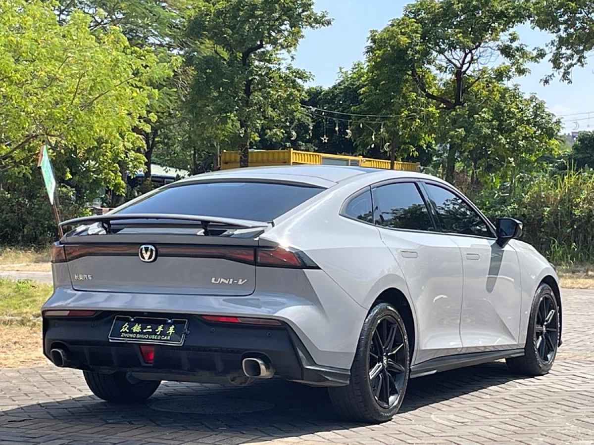 2023年5月長(zhǎng)安 長(zhǎng)安UNI-V  2022款 1.5T 尊貴型