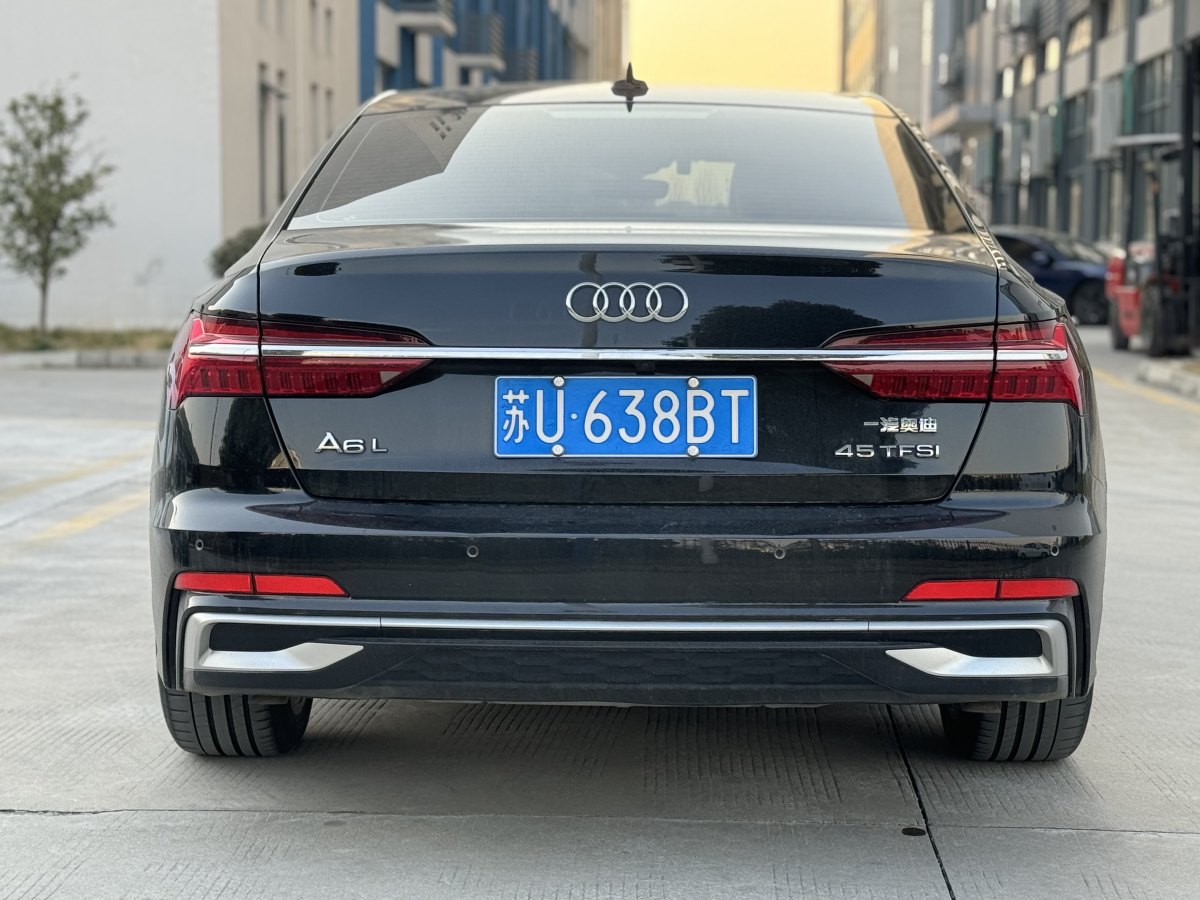 奧迪 奧迪A6L  2023款 改款 45 TFSI 臻選動感型圖片