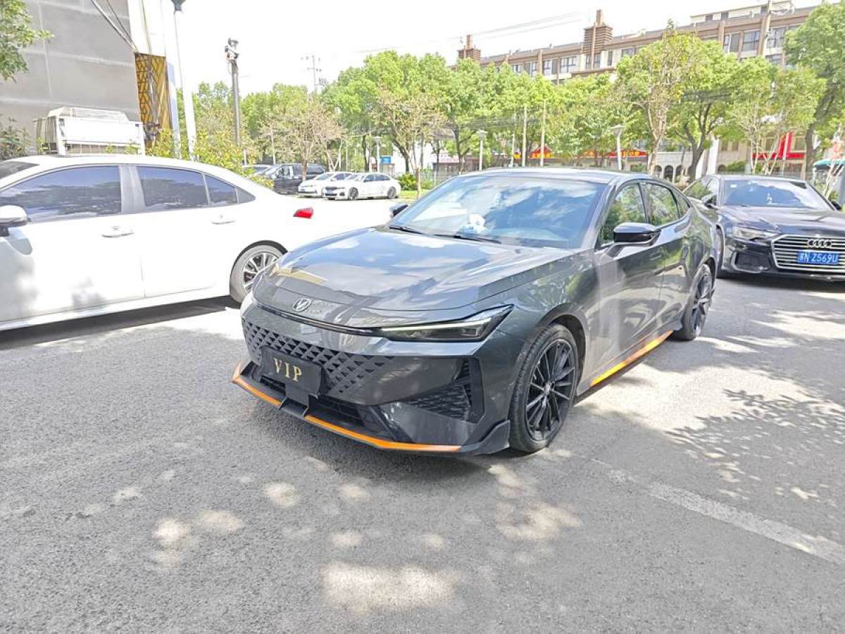 長(zhǎng)安 長(zhǎng)安UNI-V  2023款 1.5T 尊享型圖片