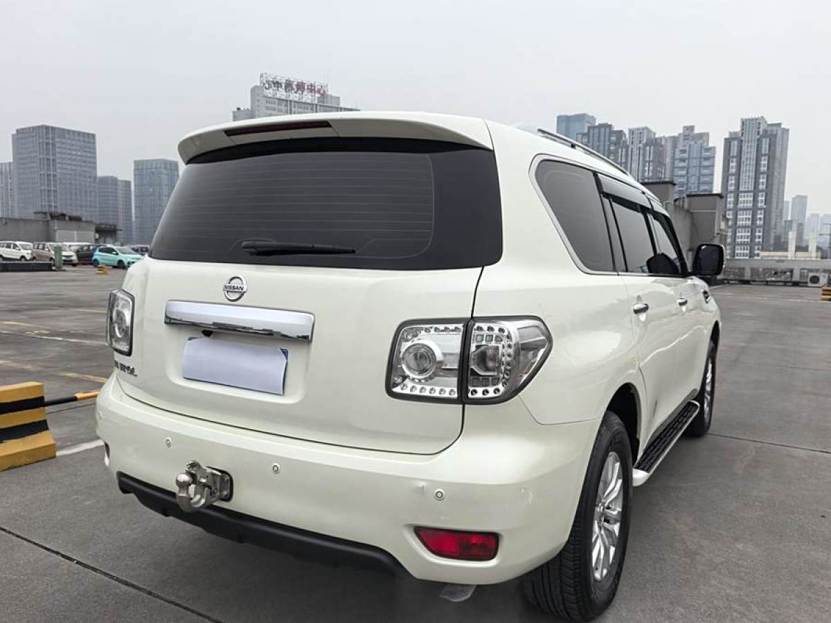 日產(chǎn) 途樂  2018款 4.0L 旗艦型圖片