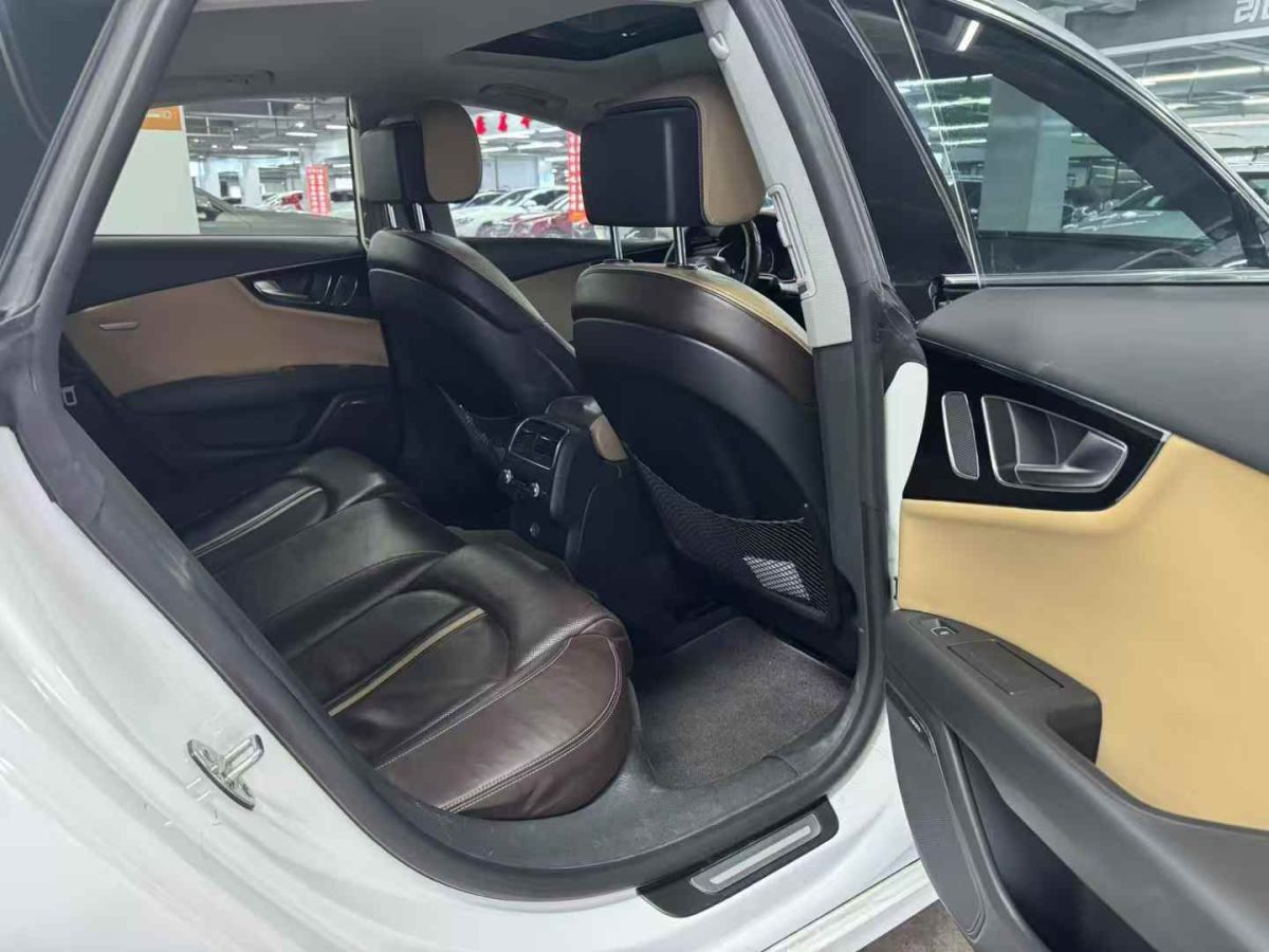 奧迪 奧迪Q7  2015款 Q7 3.0 TDI Premium 美規(guī)版圖片