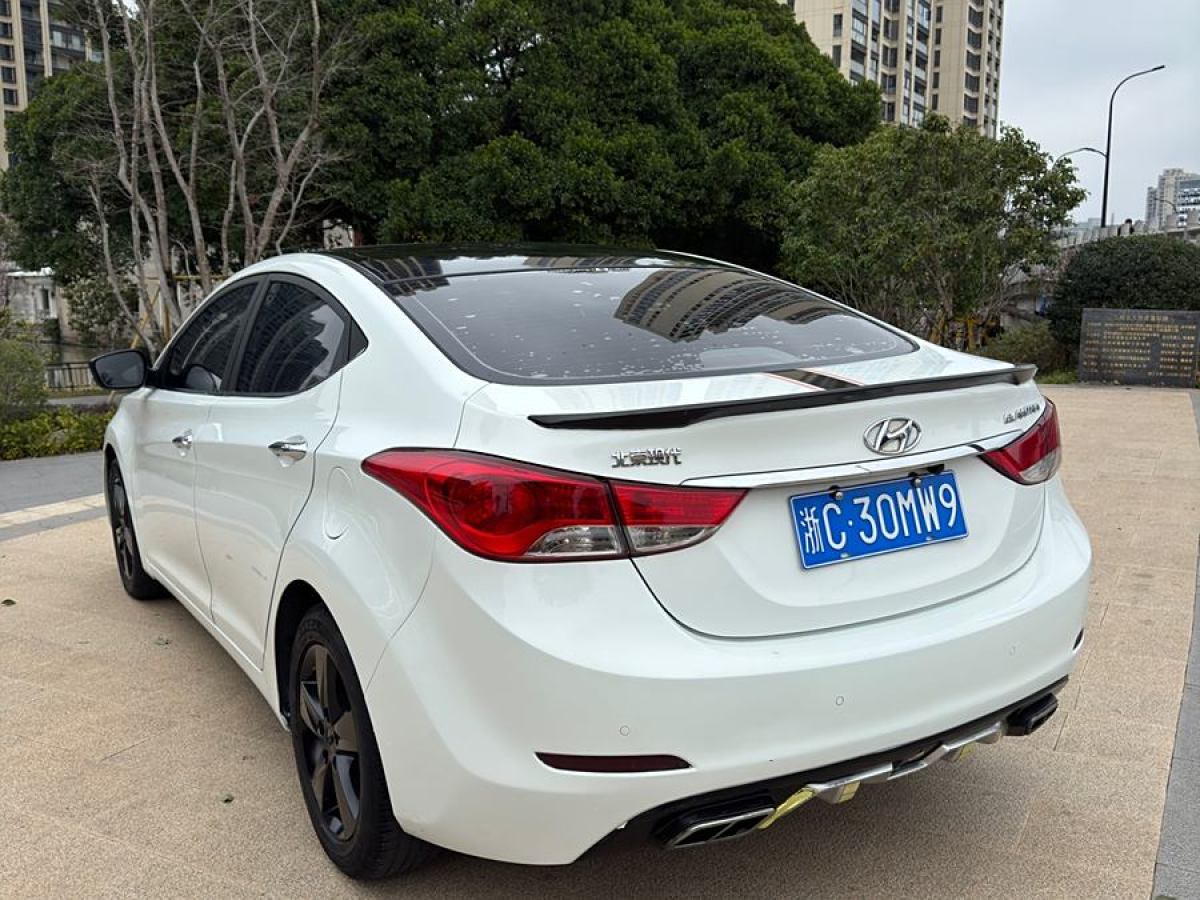 2013年9月現(xiàn)代 朗動  2012款 1.6L 自動領(lǐng)先型