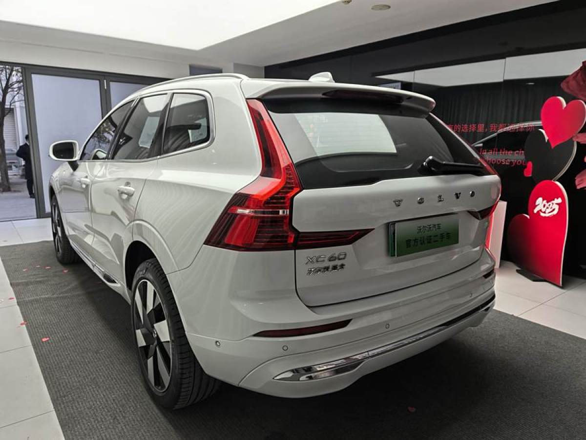 2024年6月沃爾沃 XC60新能源  2024款 T8 插電混動 長續(xù)航四驅(qū)智遠(yuǎn)豪華版