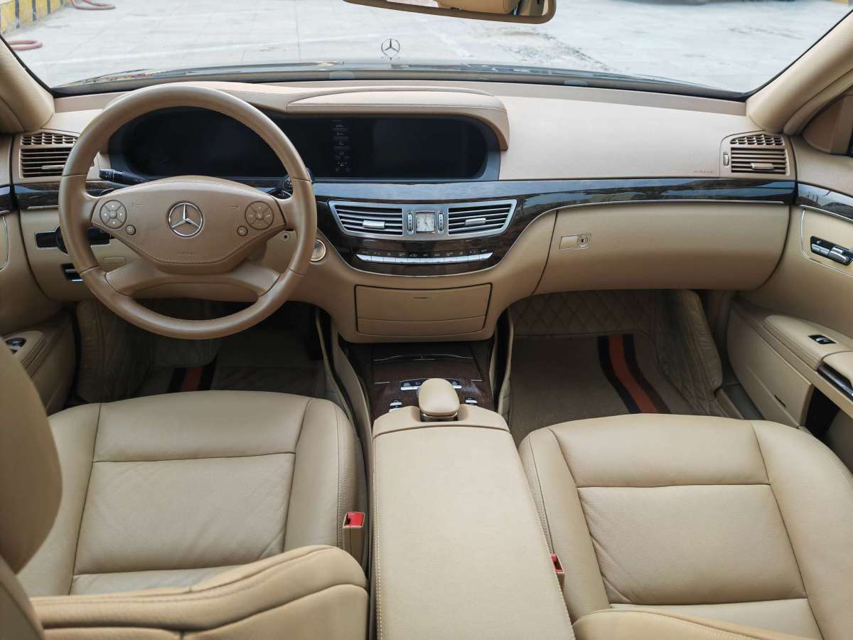 2011年03月奔驰 奔驰S级  2010款 S 300 L 商务型