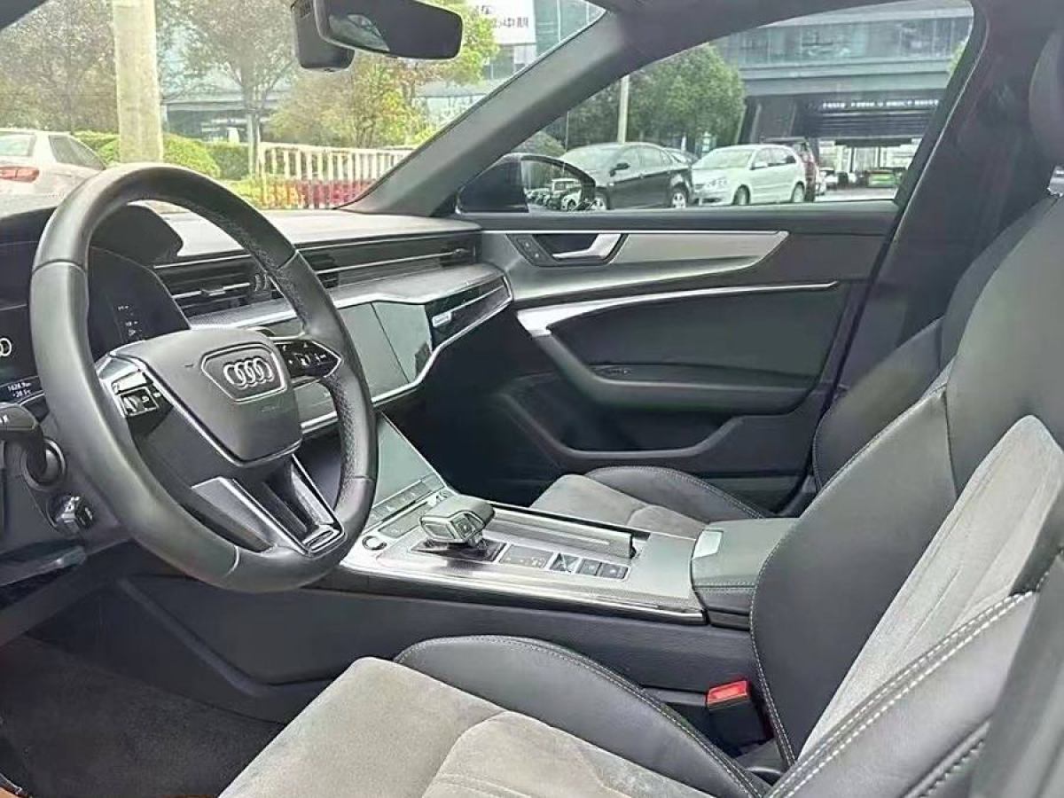 奧迪 奧迪A6L  2021款 45 TFSI quattro 臻選動(dòng)感型圖片