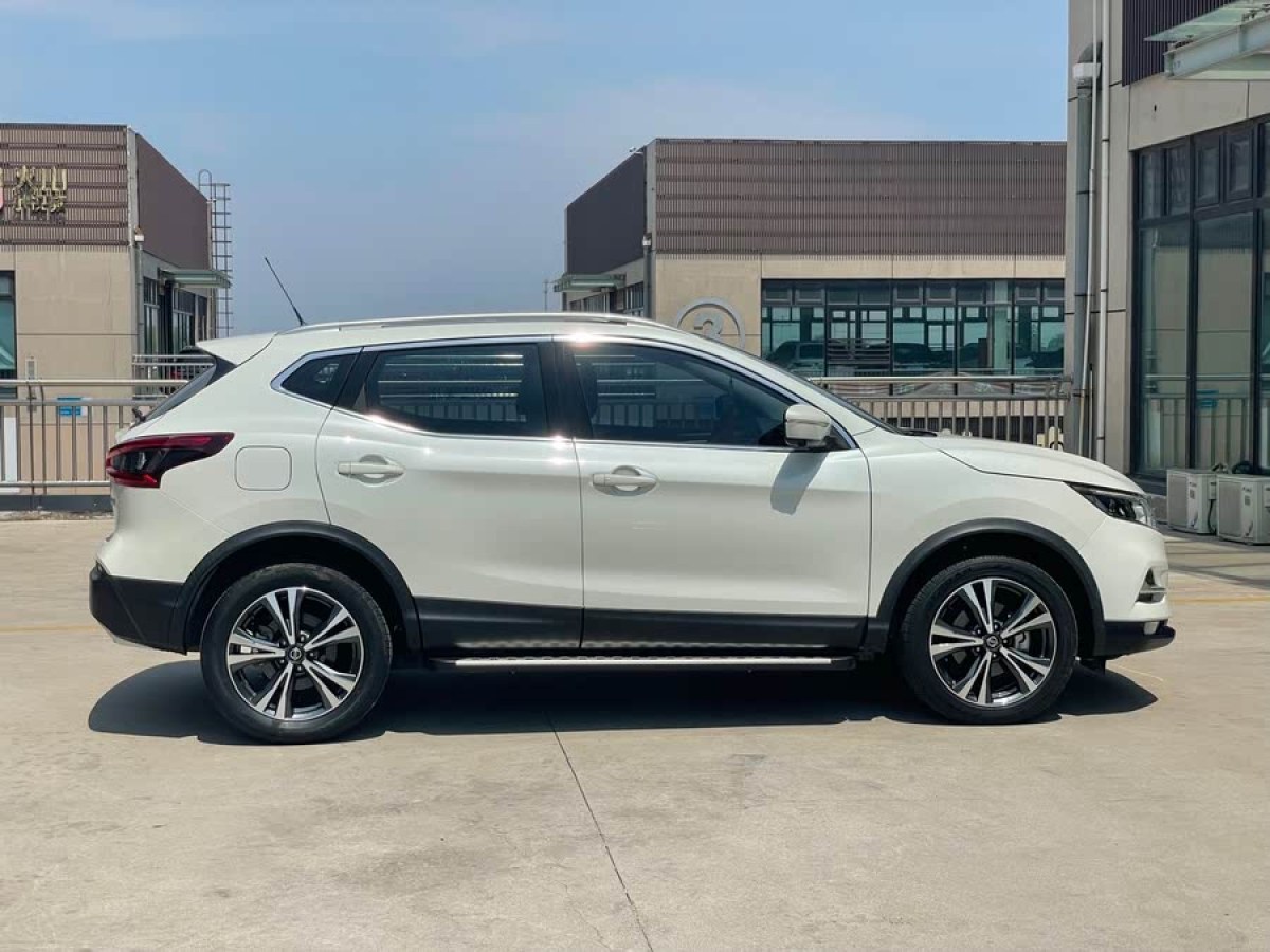 日產(chǎn) 逍客  2022款 2.0L CVT XV Prem.Pro豪華領(lǐng)航版圖片