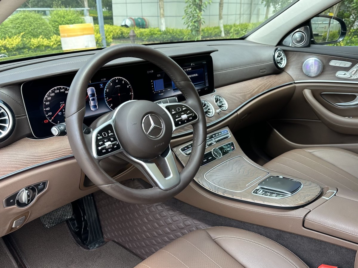 奔馳 奔馳E級(jí)  2019款 改款 E 300 L 時(shí)尚型圖片
