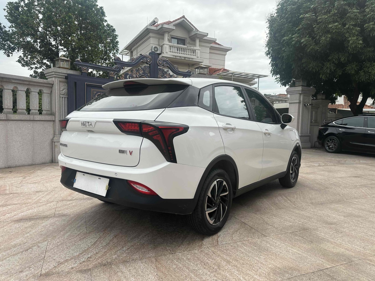 哪吒 哪吒V  2021款 長續(xù)航娛樂版圖片