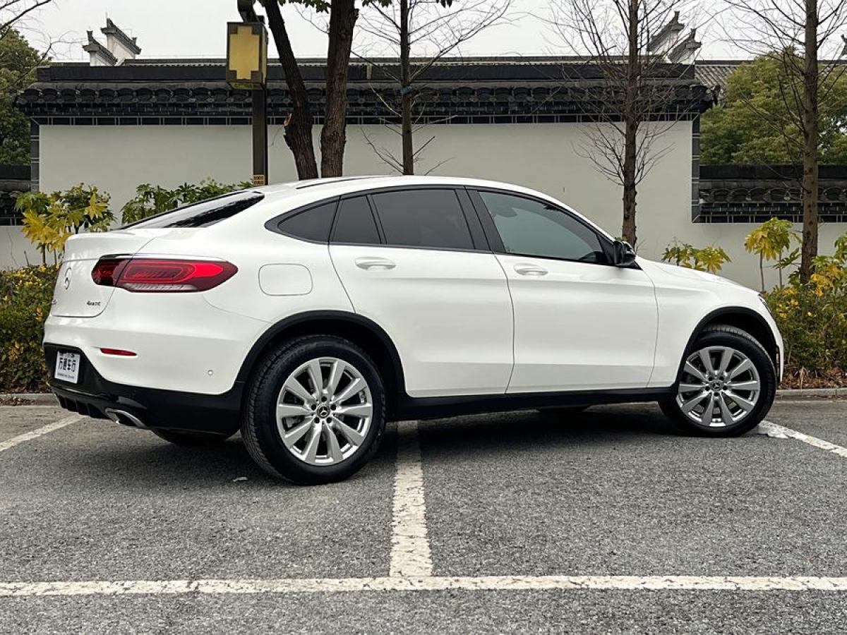 奔馳 奔馳GLC  2021款 GLC 260 4MATIC 轎跑SUV圖片