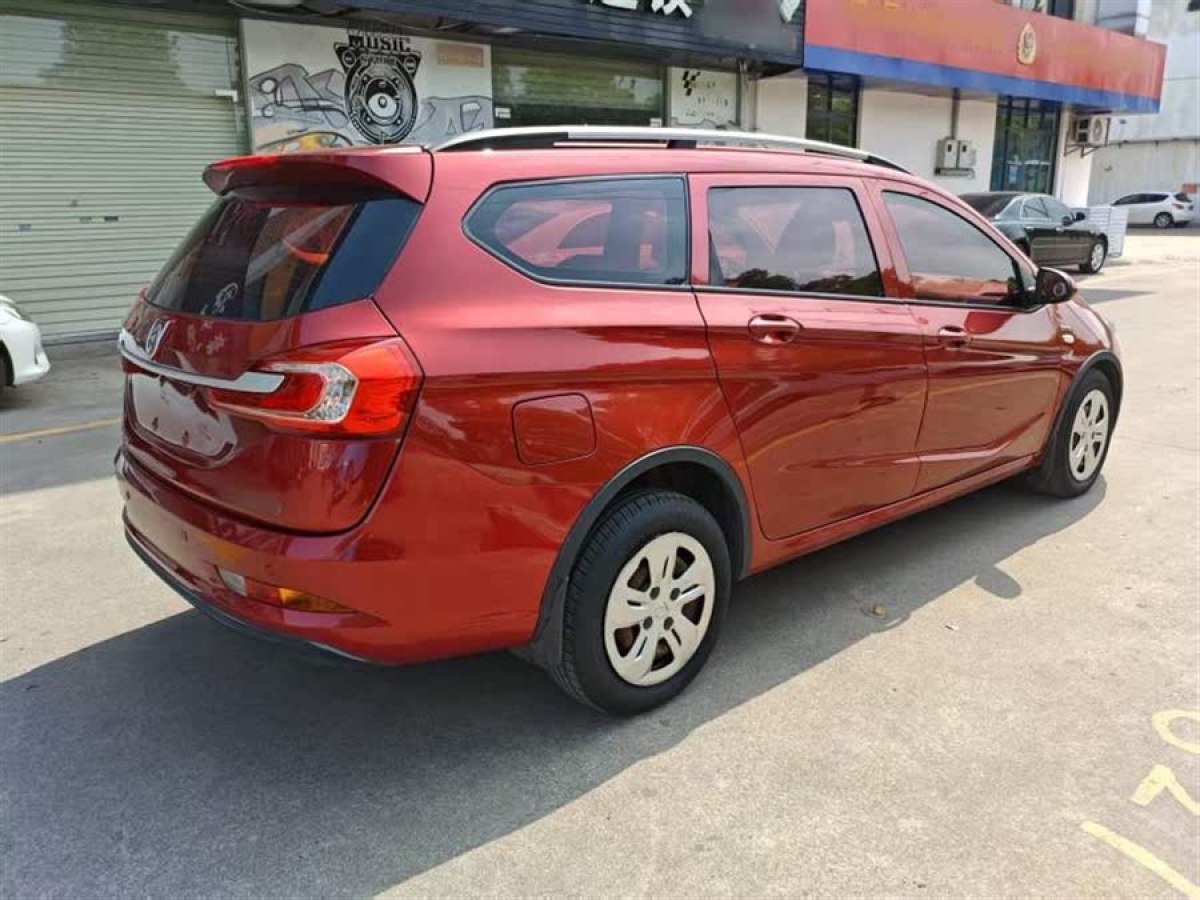 寶駿 310W  2017款 1.5L 手動(dòng)舒適型圖片