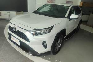 RAV4荣放 丰田 2.0L CVT两驱风尚版