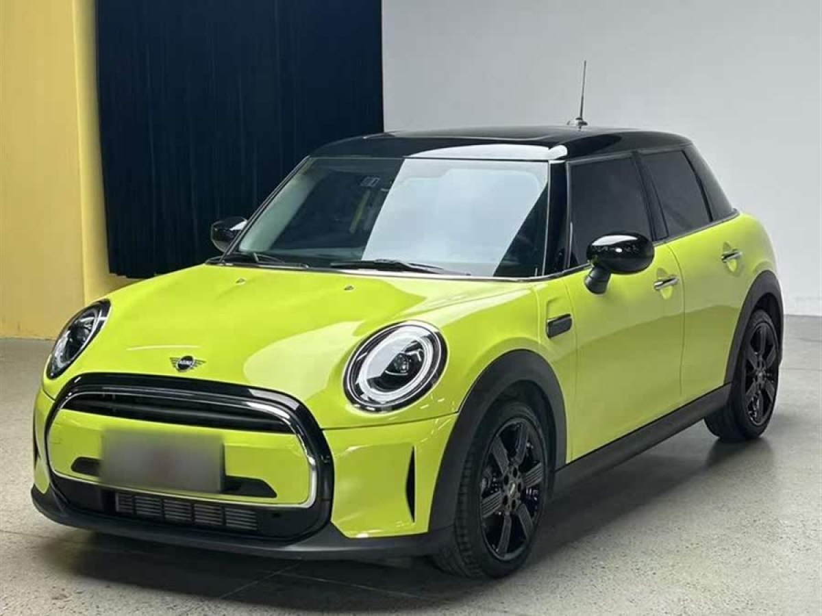 MINI MINI  2023款 改款 1.5T COOPER 藝術(shù)家 五門版圖片