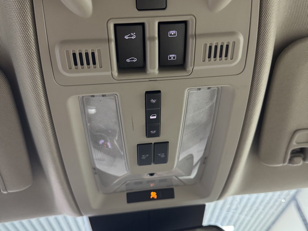 凱迪拉克 SRX  2010款 3.0L 豪華版圖片