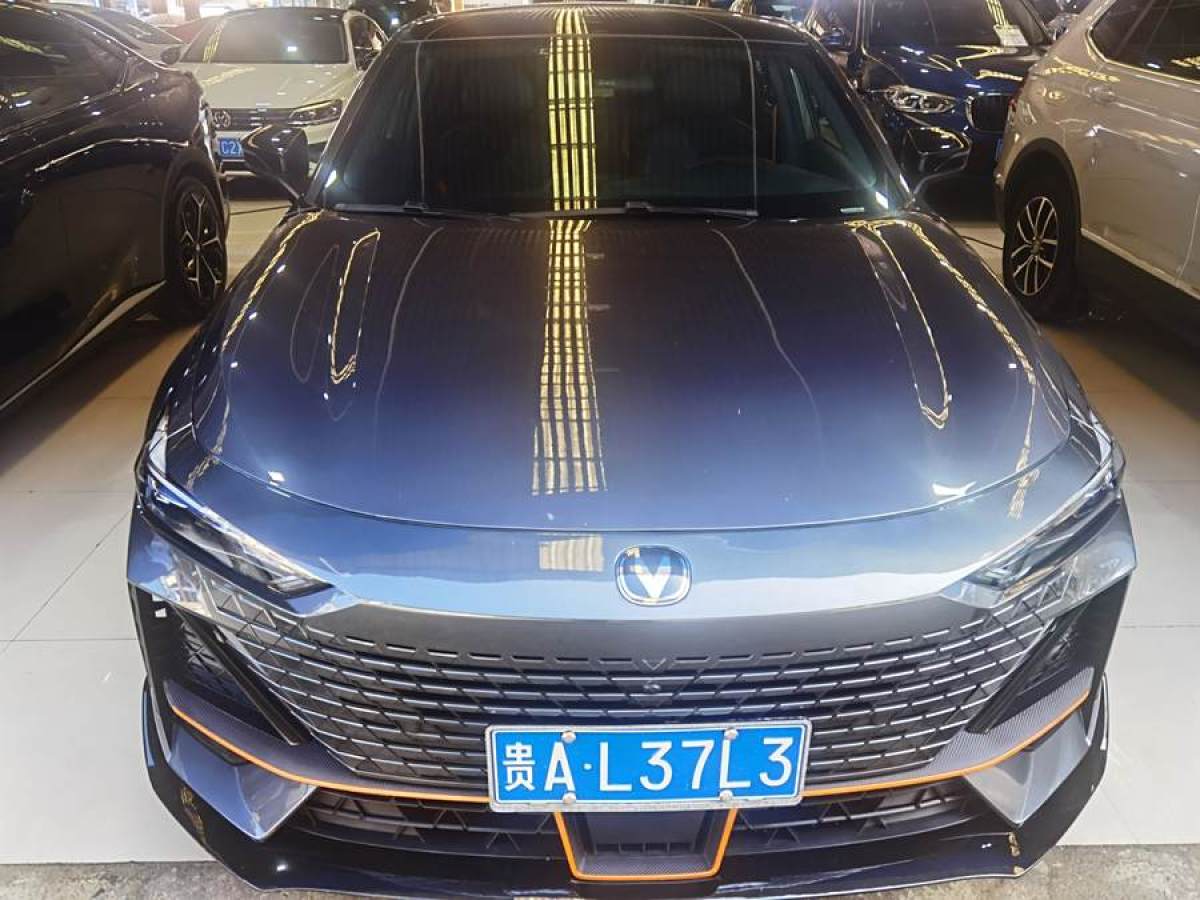 長(zhǎng)安 長(zhǎng)安UNI-V  2022款 1.5T 運(yùn)動(dòng)版圖片