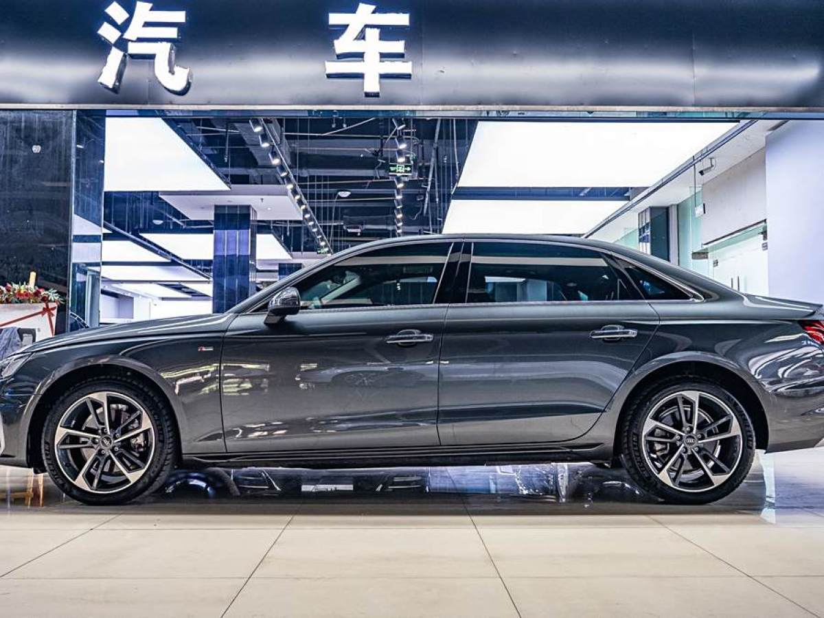 2022年8月奧迪 奧迪A4L  2022款 40 TFSI 時尚動感型