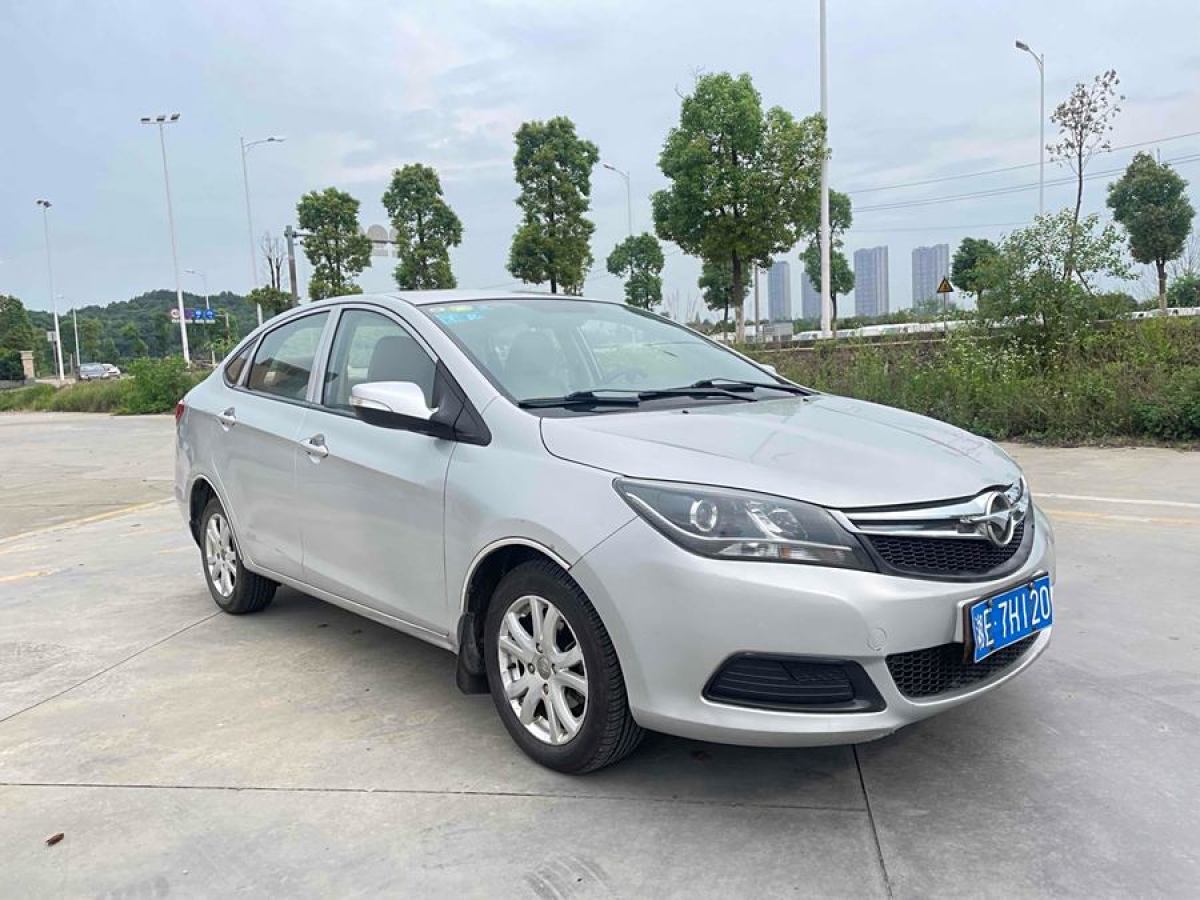 2013年9月海馬 M3  2013款 1.5L 手動標(biāo)準(zhǔn)型