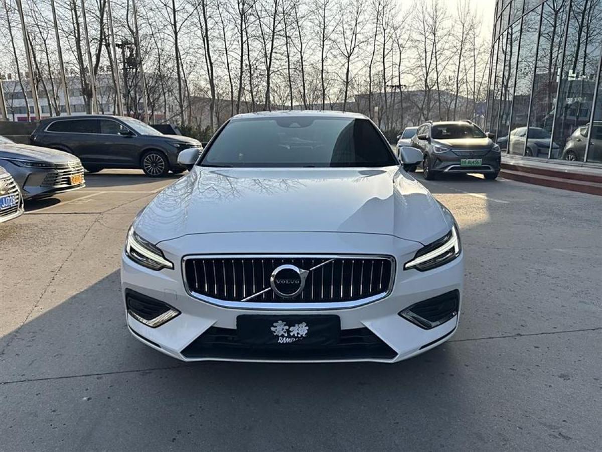 沃爾沃 S60L  2022款 B4 智逸豪華版圖片