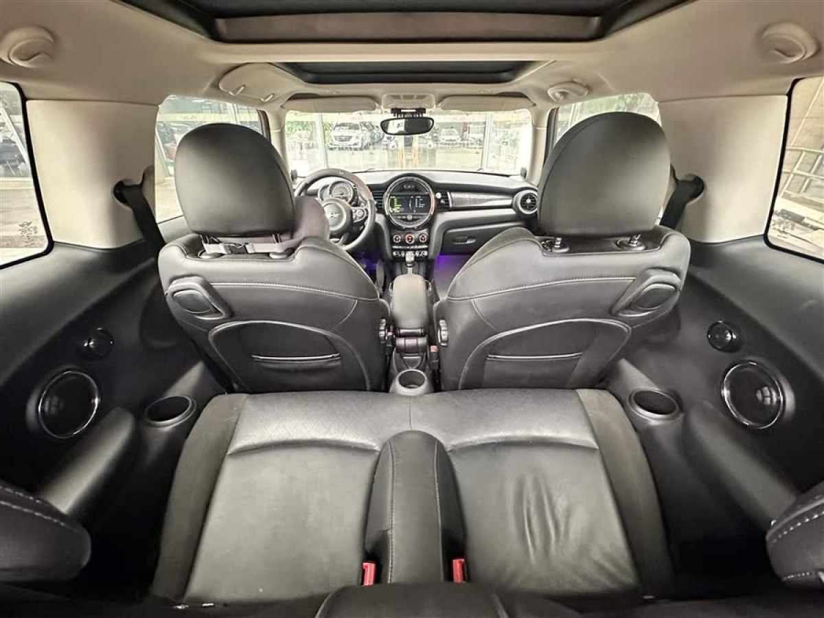MINI MINI  2016款 2.0T COOPER S 表現(xiàn)派圖片