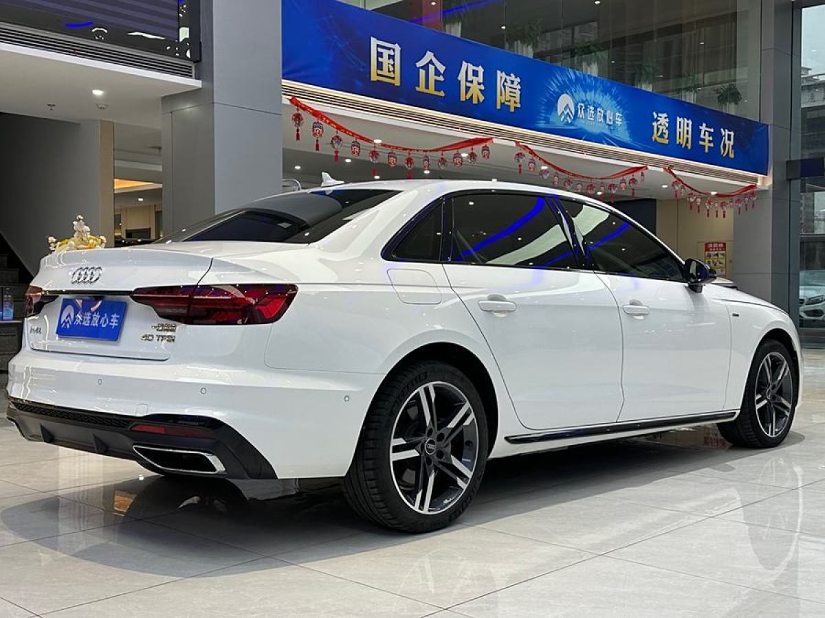 奧迪 奧迪A4L  2022款 40 TFSI 豪華動(dòng)感型圖片