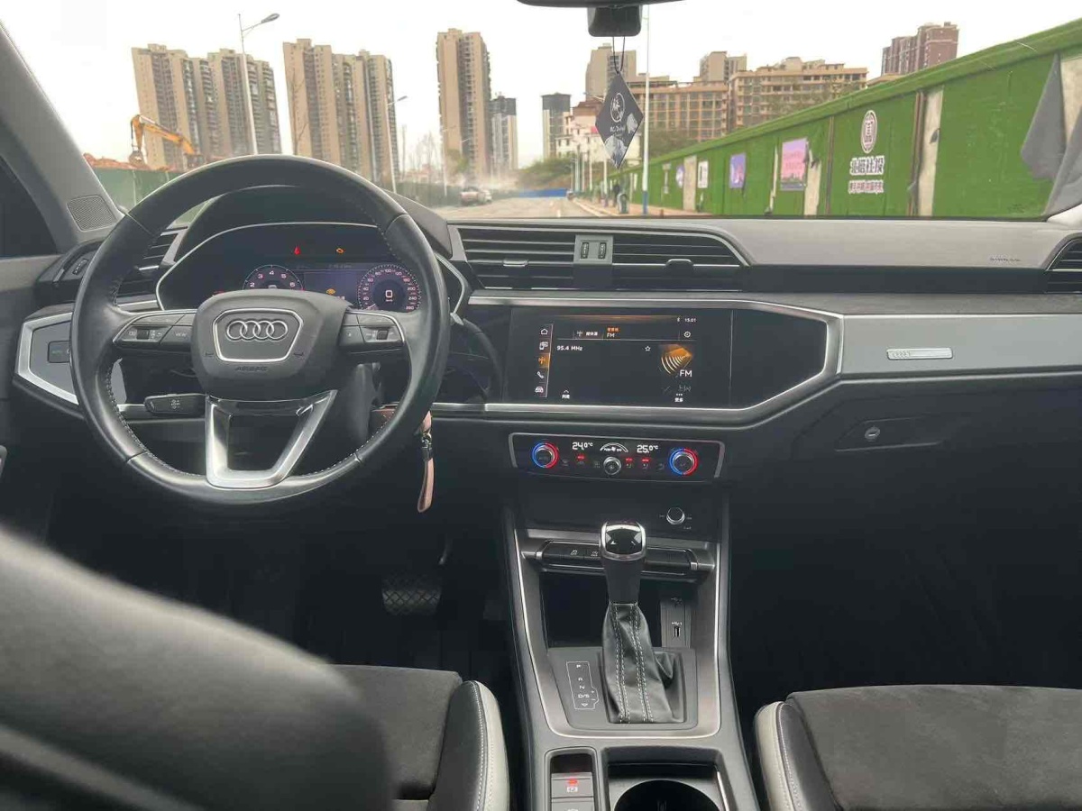 奧迪 奧迪Q3  2024款 35 TFSI 時(shí)尚致雅型圖片