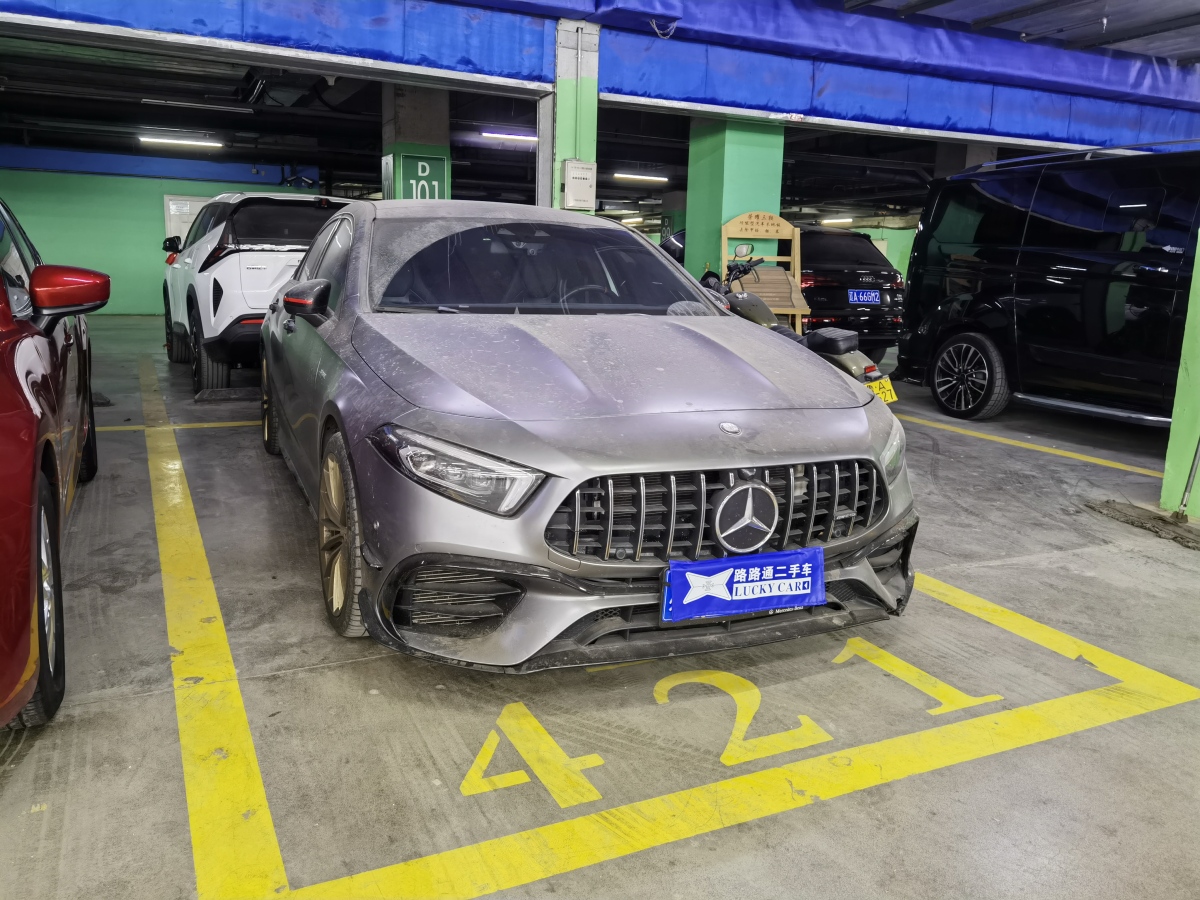 2022年5月奔馳 奔馳A級AMG  2022款 AMG A 35 L 4MATIC 熾夜特別版