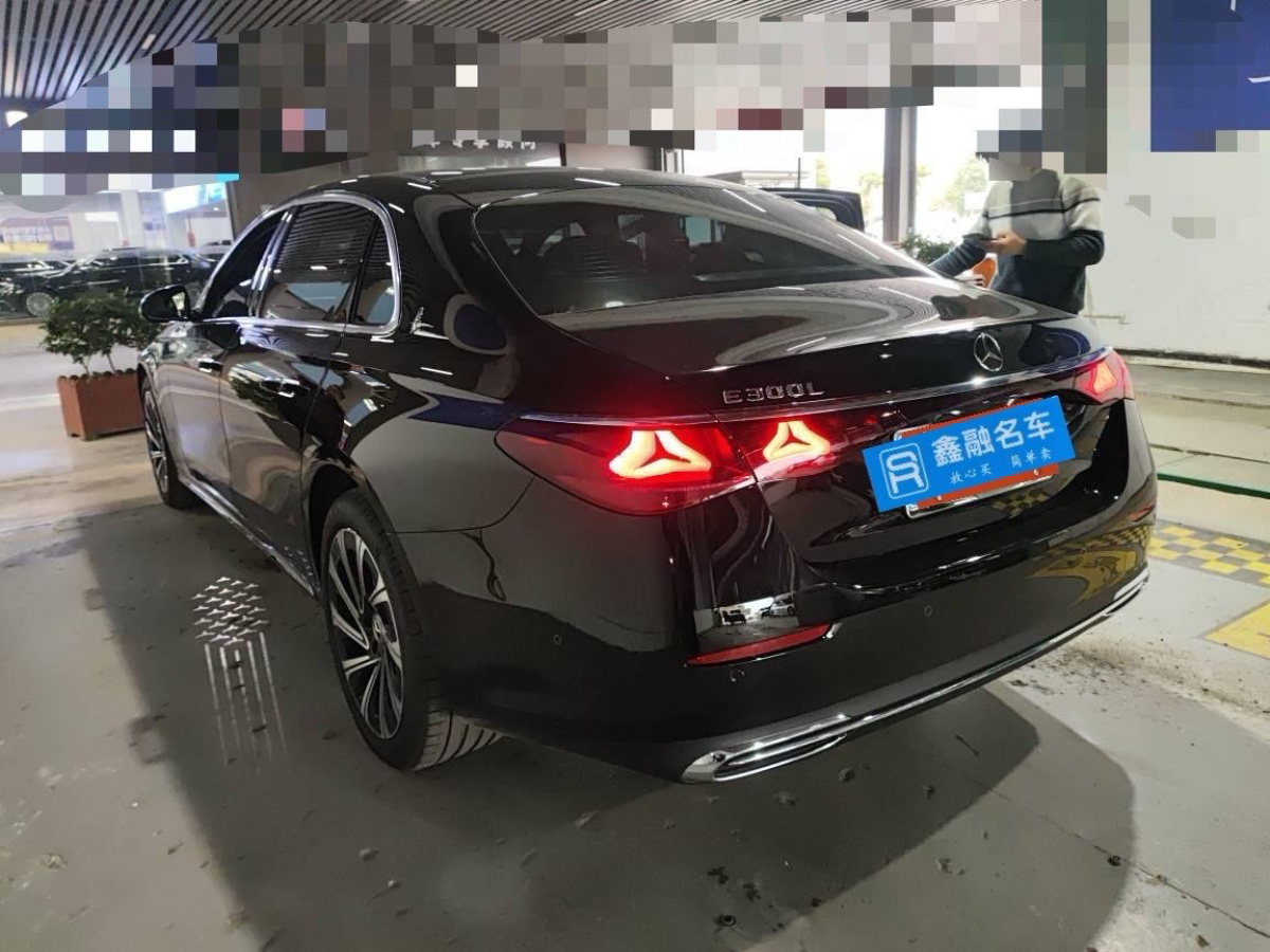 奔馳 奔馳E級(jí)  2025款 E 300 L 豪華型圖片