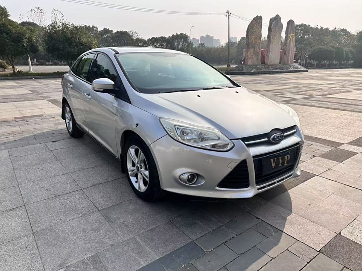 福特 ?？怂? 2012款 三廂 1.6L 自動(dòng)舒適型圖片