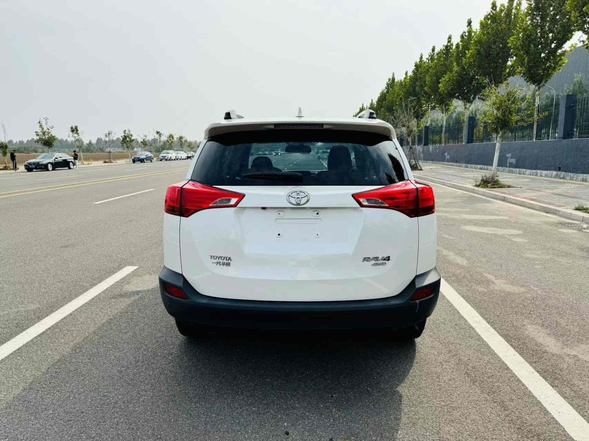 豐田 RAV4  2018款 榮放 2.0L CVT兩驅(qū)風(fēng)尚版圖片