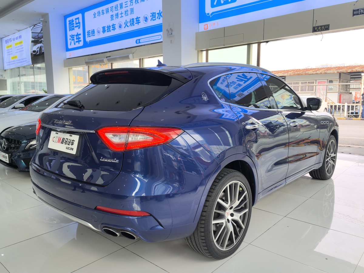 瑪莎拉蒂 Levante  2019款  3.0T 350Hp 標(biāo)準(zhǔn)版圖片