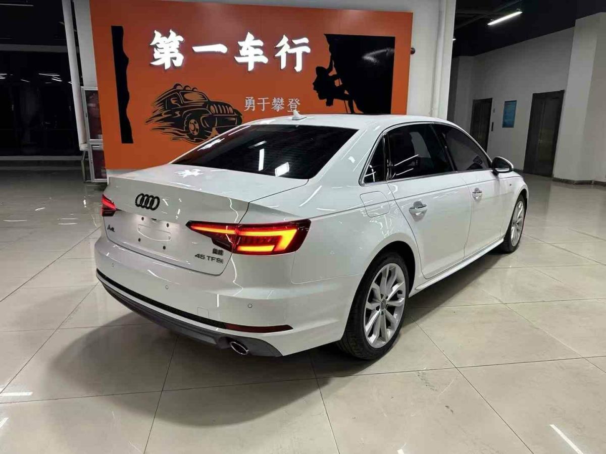 奧迪 奧迪A4L  2018款 30周年年型 30 TFSI 進(jìn)取型圖片