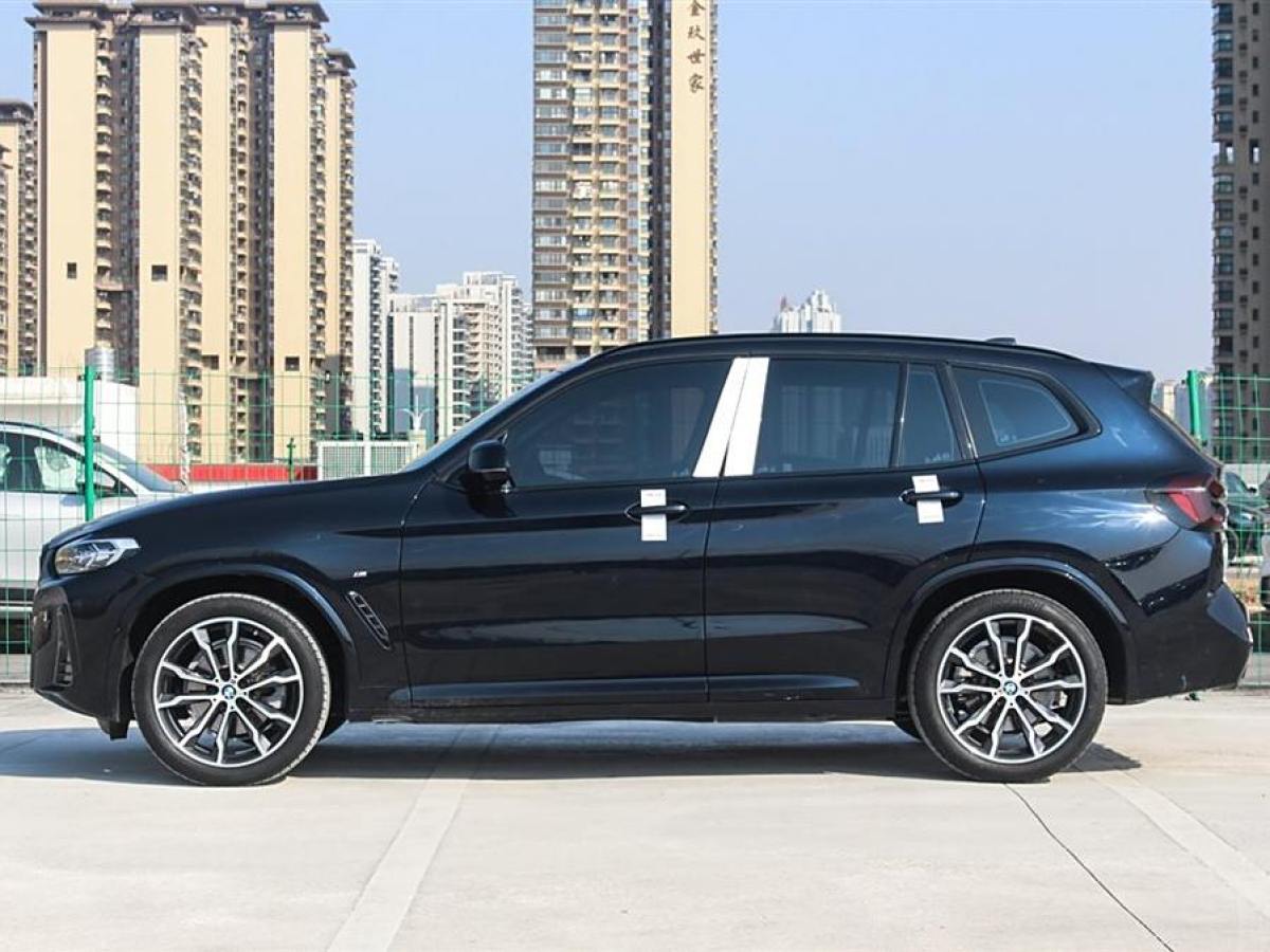 寶馬 寶馬X3  2022款 xDrive30i 領(lǐng)先型 M曜夜套裝圖片