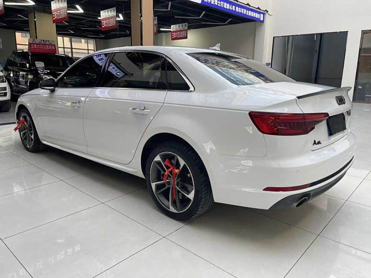 奧迪 奧迪A4L  2017款 45 TFSI quattro 運(yùn)動(dòng)型圖片