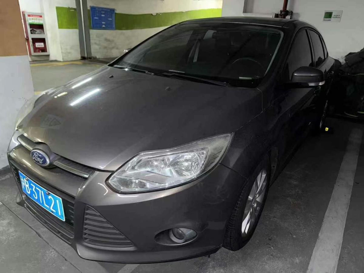 福特 ?？怂? 2015款 2.0T ST 標(biāo)準(zhǔn)版圖片